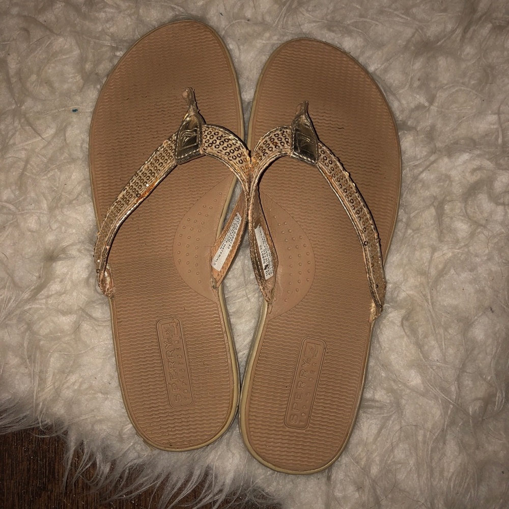 Sperry flip flops
